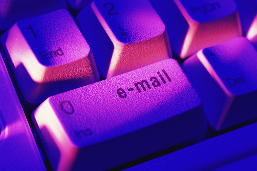Como escrever emails com ajuda de IA sem parecer um robô