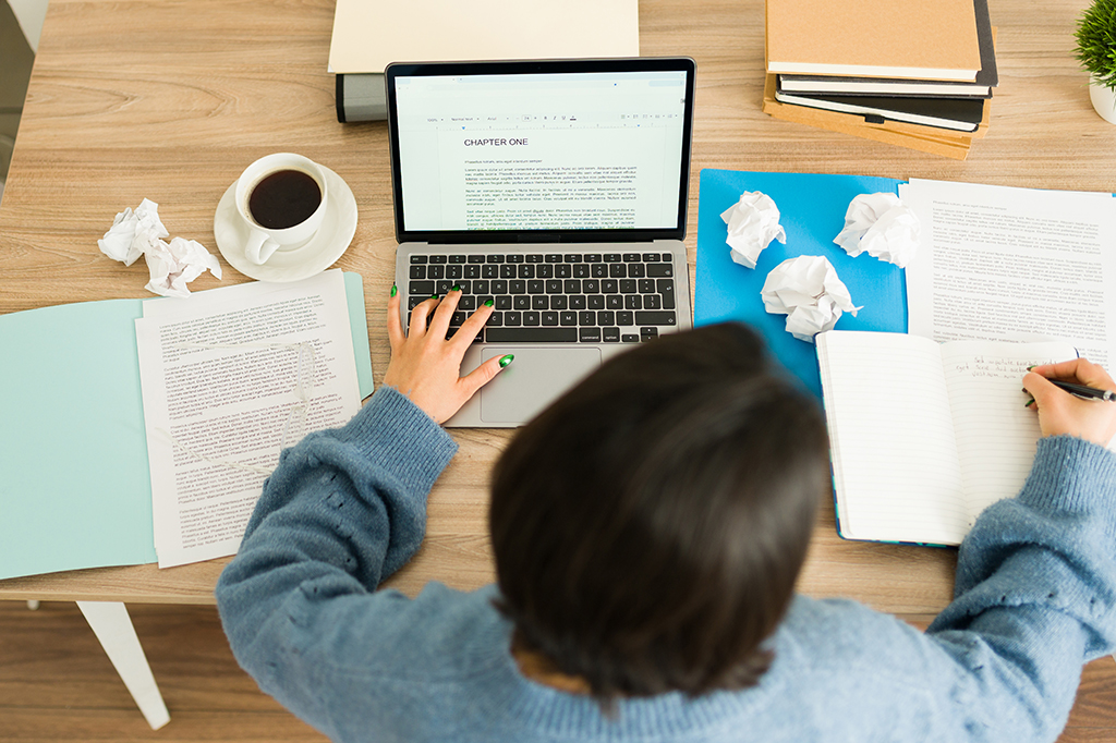 Posso usar inteligência artificial para escrever textos acadêmicos? Entenda os limites éticos