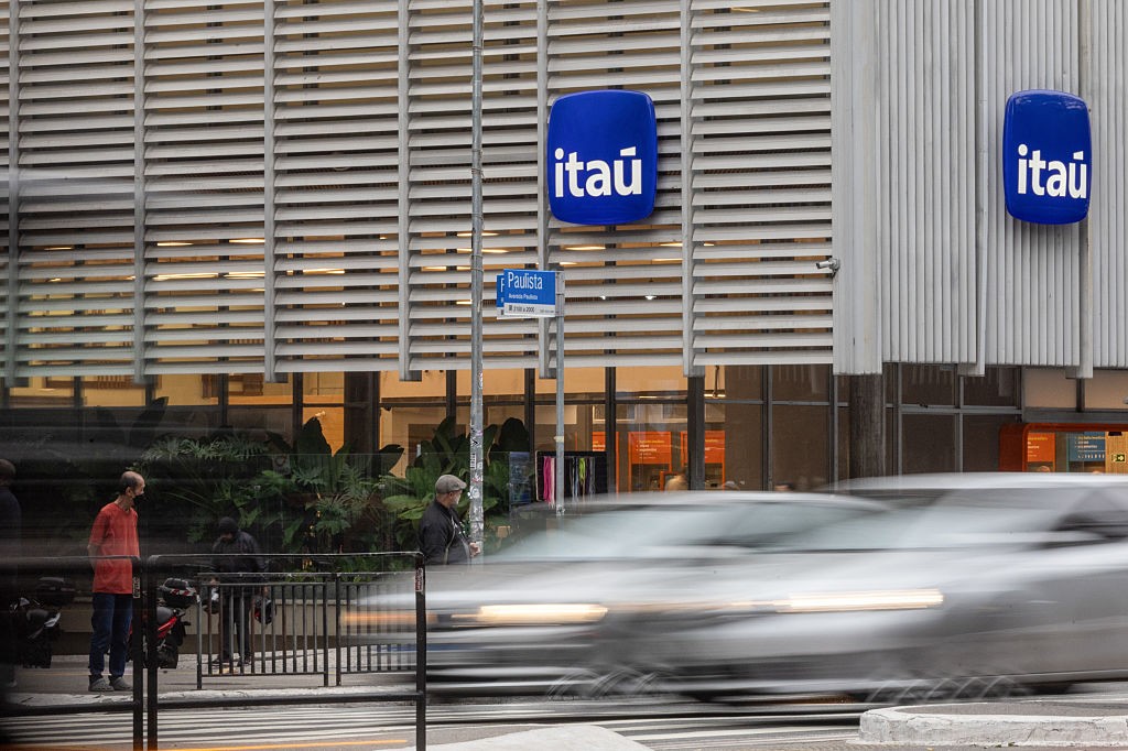 Itaú oferece 15 mil vagas em curso online e gratuito sobre IA